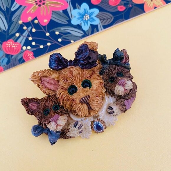 Boyds Bears and Friends Brooch Pin KITTEN LOVE - Picture 1 of 2